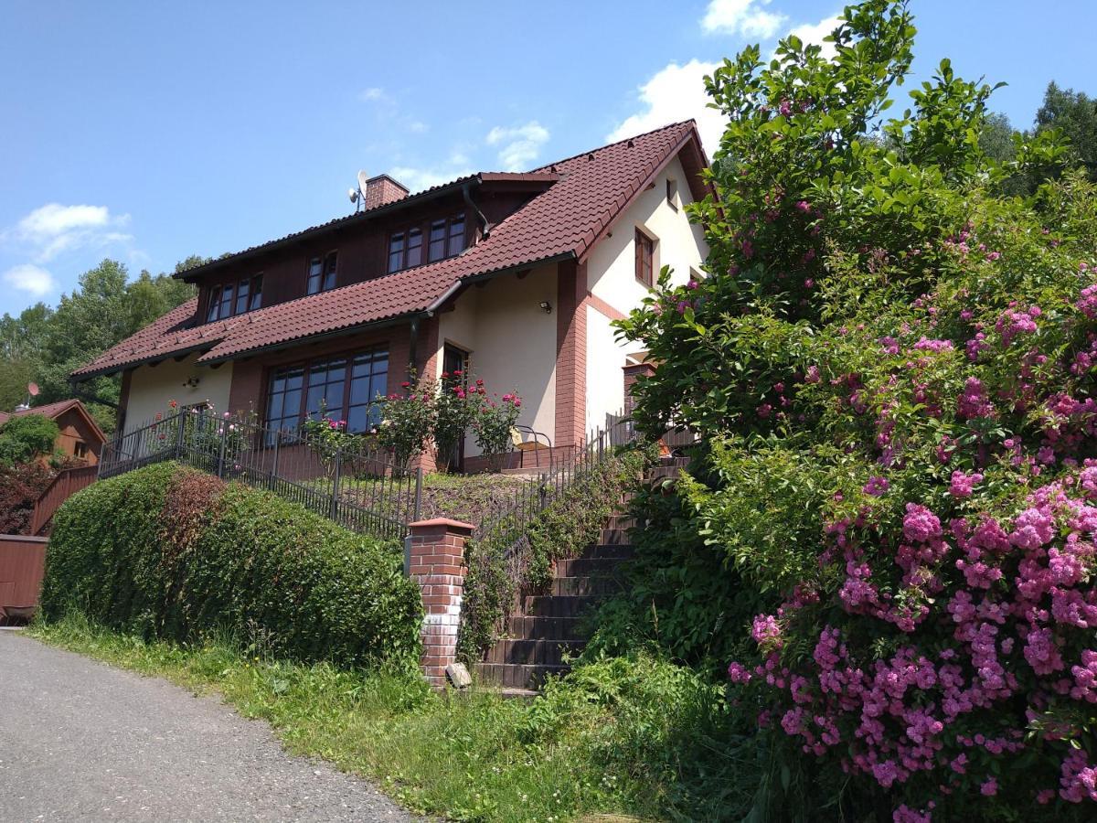 Apartmán V hájích Malá Skála Esterno foto