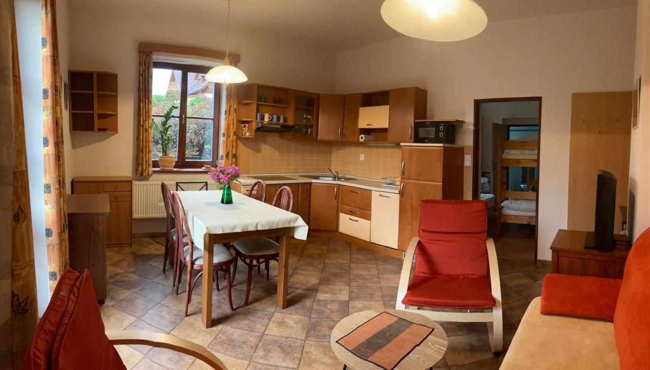 Apartmán V hájích Malá Skála Esterno foto